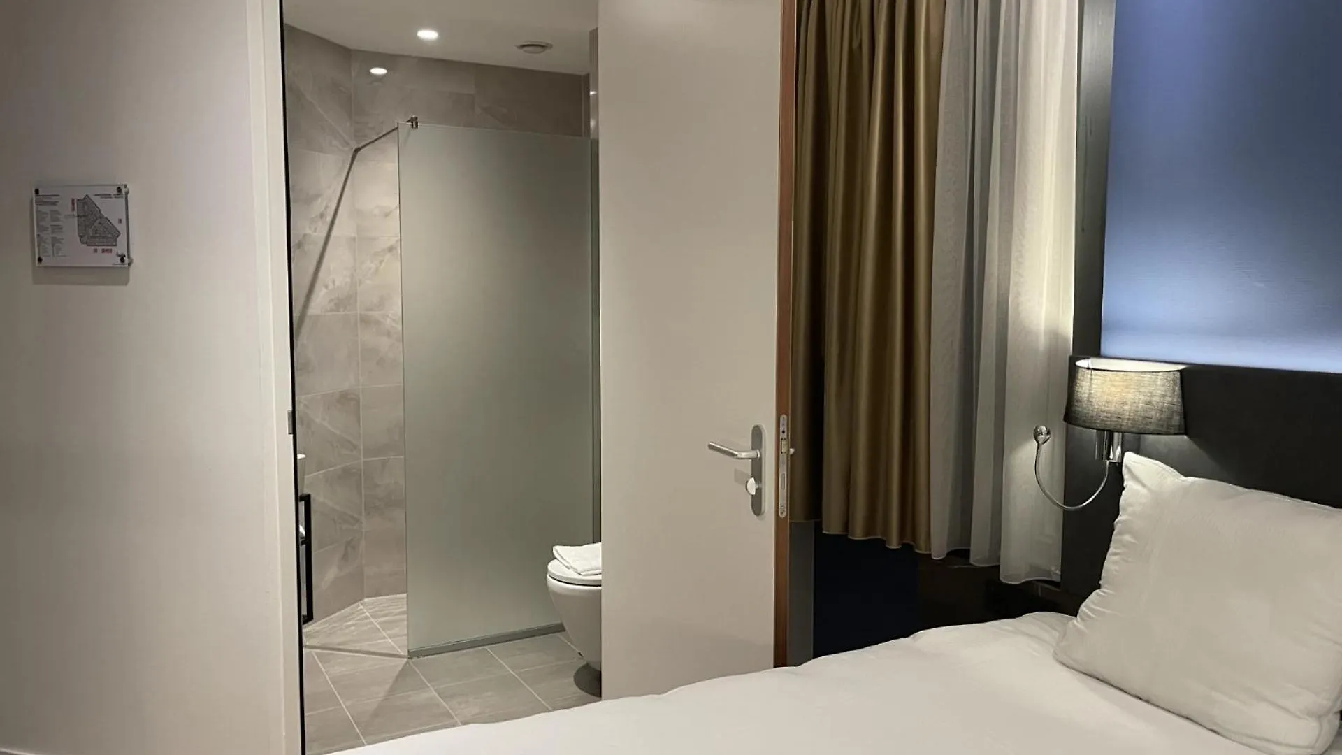 Ozo Hotels Antares Airport Hoofddorp 3*,