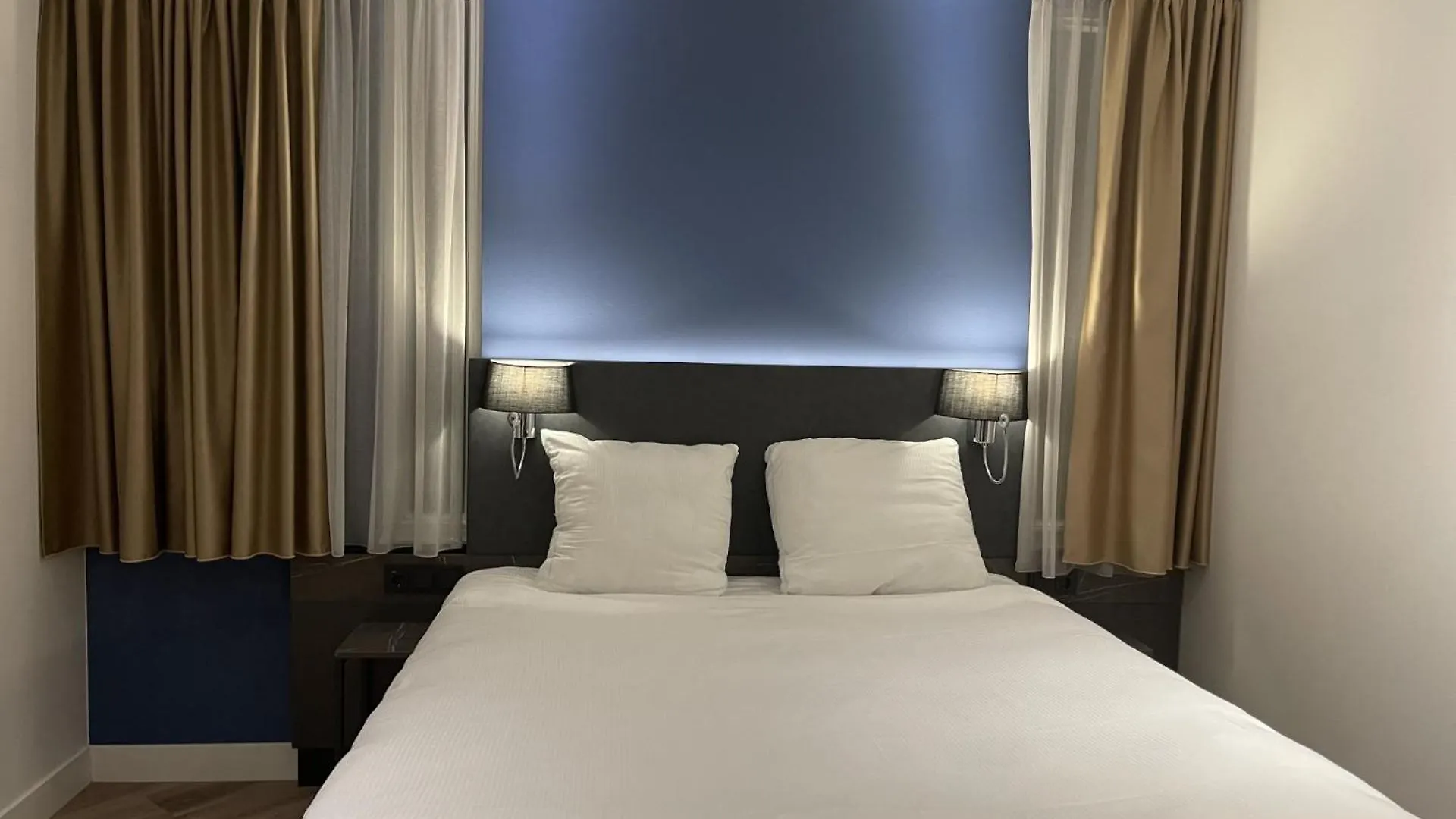 Ozo Hotels Antares Airport Hoofddorp 3*,  Holland
