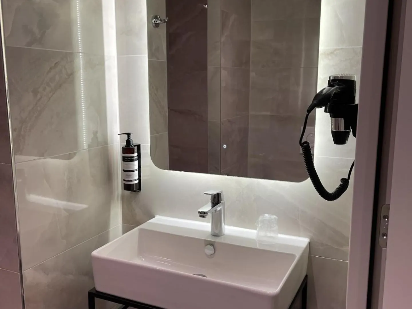 Ozo Hotels Antares Airport Hoofddorp 3*,  Holland